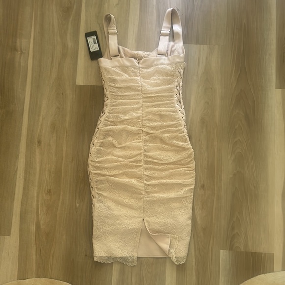 NWT Guess lace bodycon dress - Picture 2 of 5